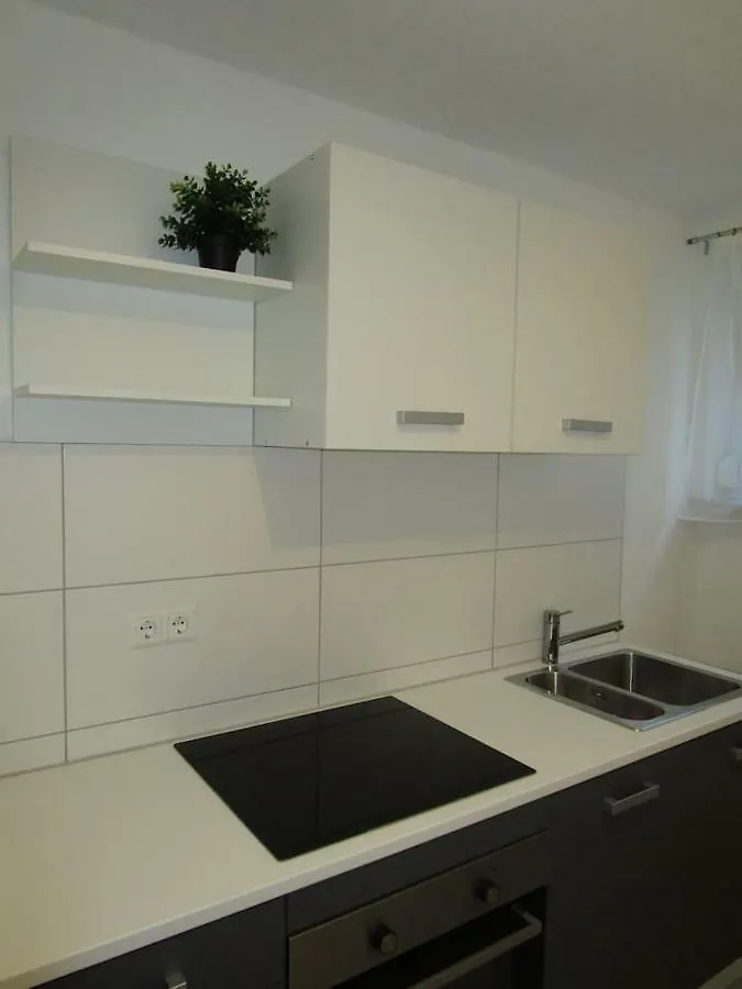 Moderne 3-Zimmer Wohnung In Stuttgart-Freiberg 0*, Stuttgart